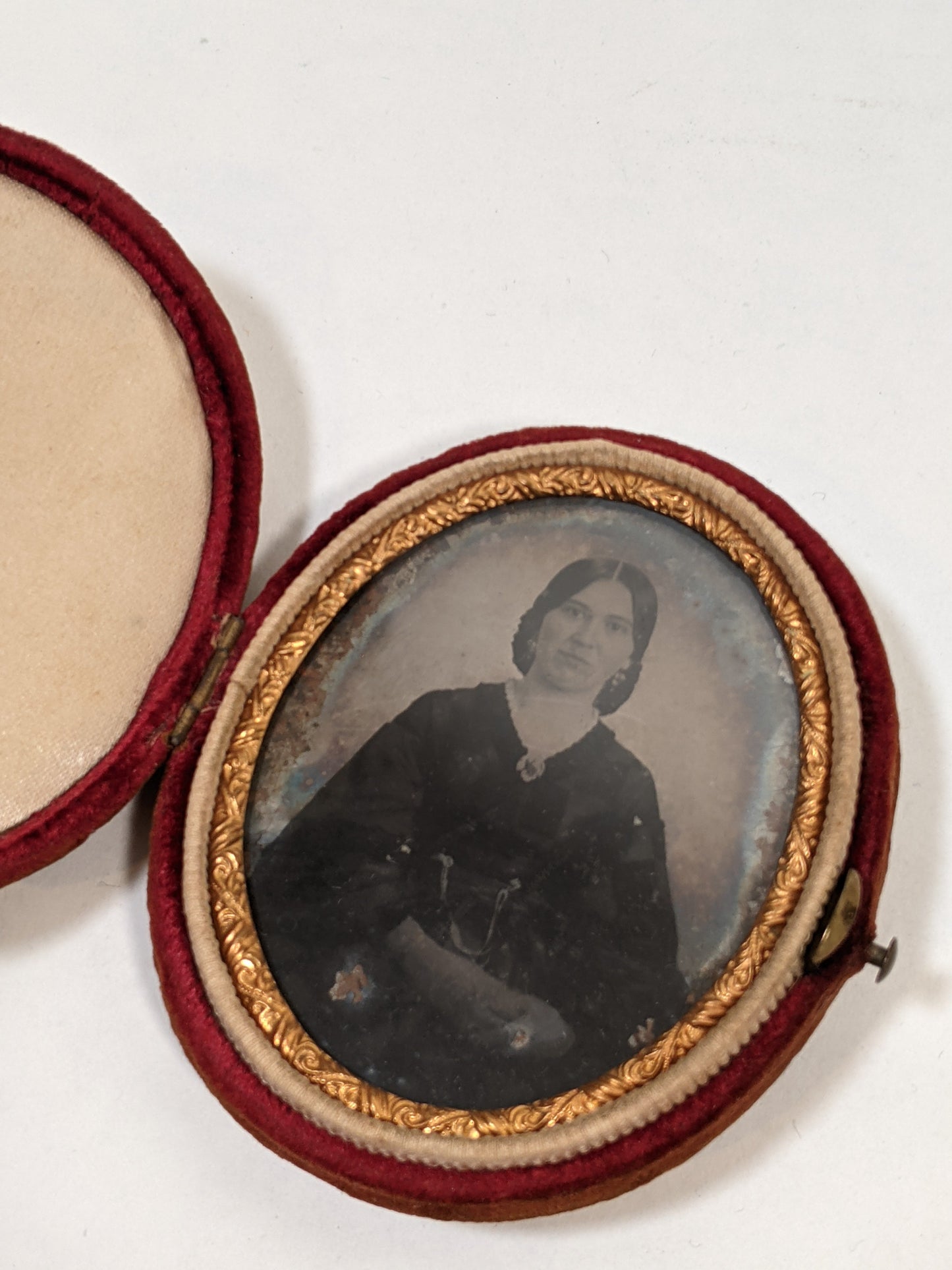 19th c. Tintype Photo in Velvet Case