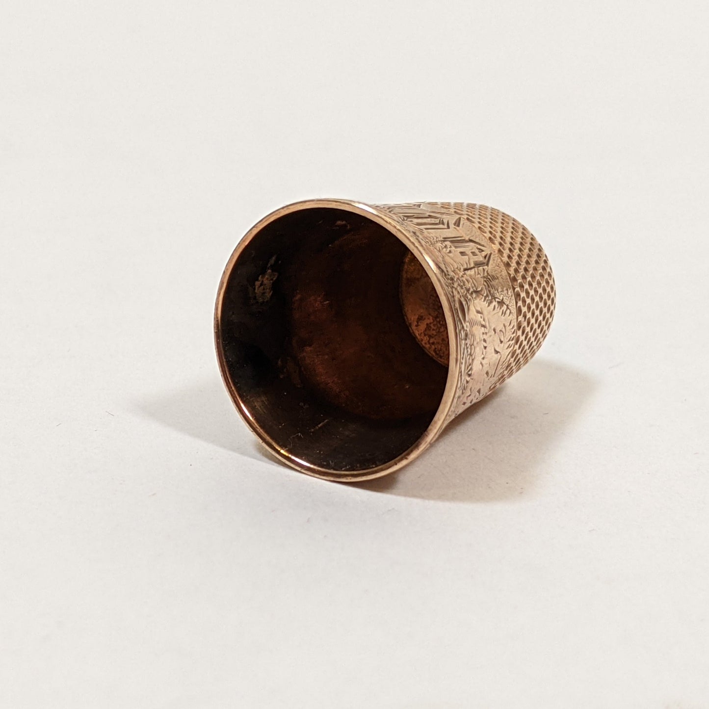 19th c. 14k Gold Engraved Thimble