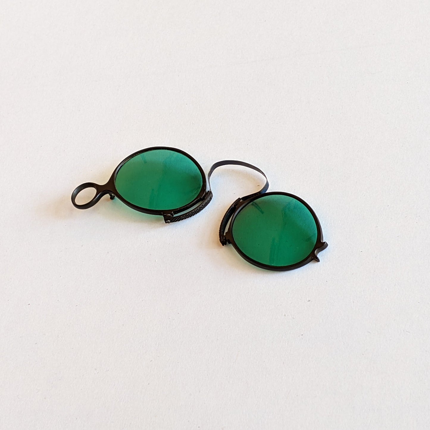 c. 1890s Green Tinted Folding Pince-Nez Glasses in Case