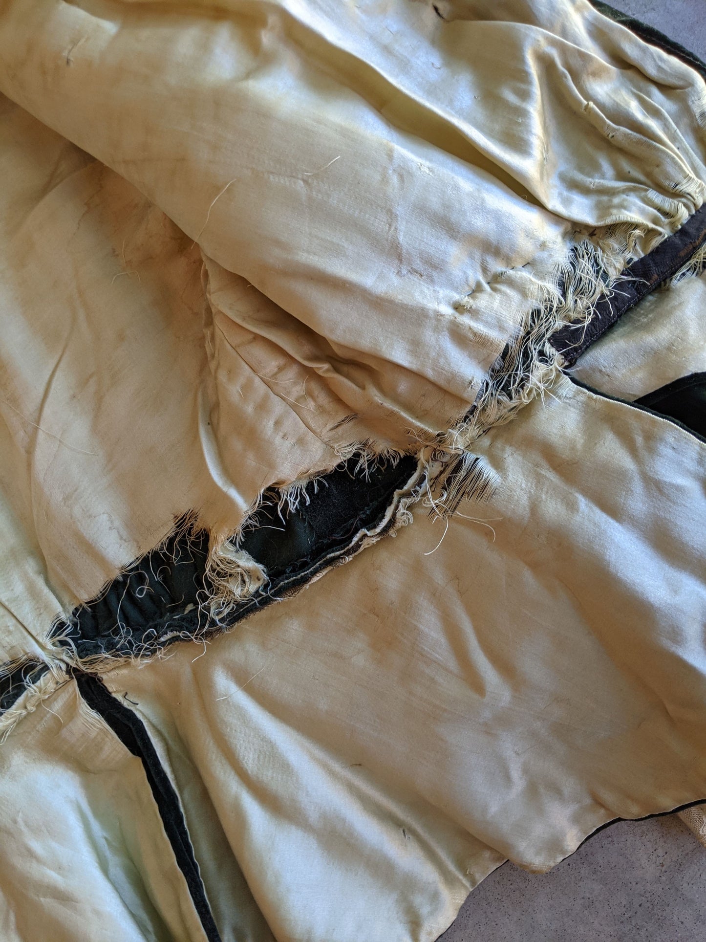 c. 1900s Green Velvet Bodice | Study + Display