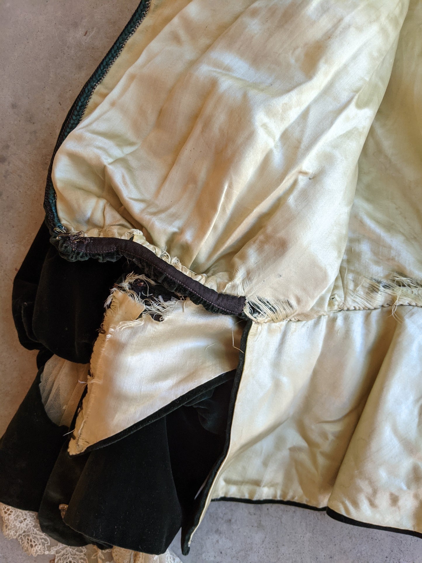 c. 1900s Green Velvet Bodice | Study + Display