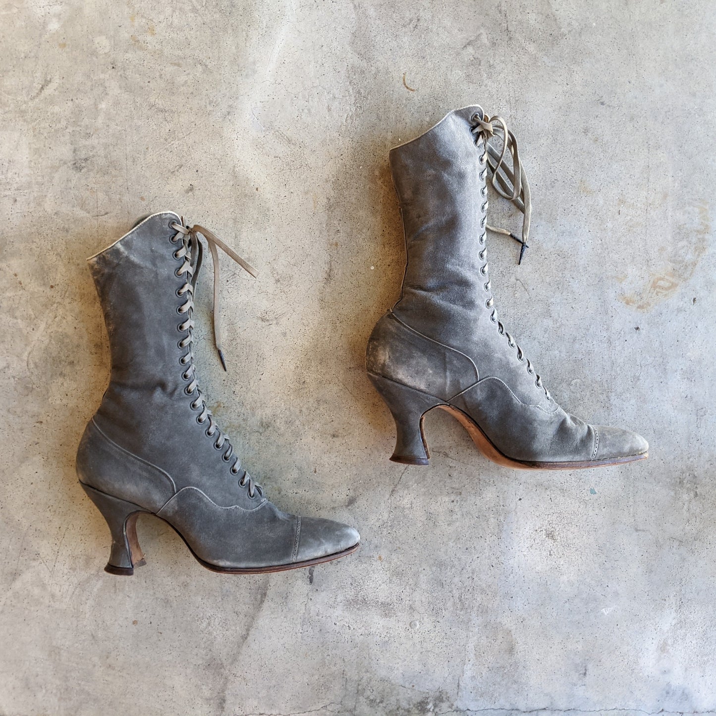 c. 1910s-1920s Grey Suede Boots | Approx Sz 5