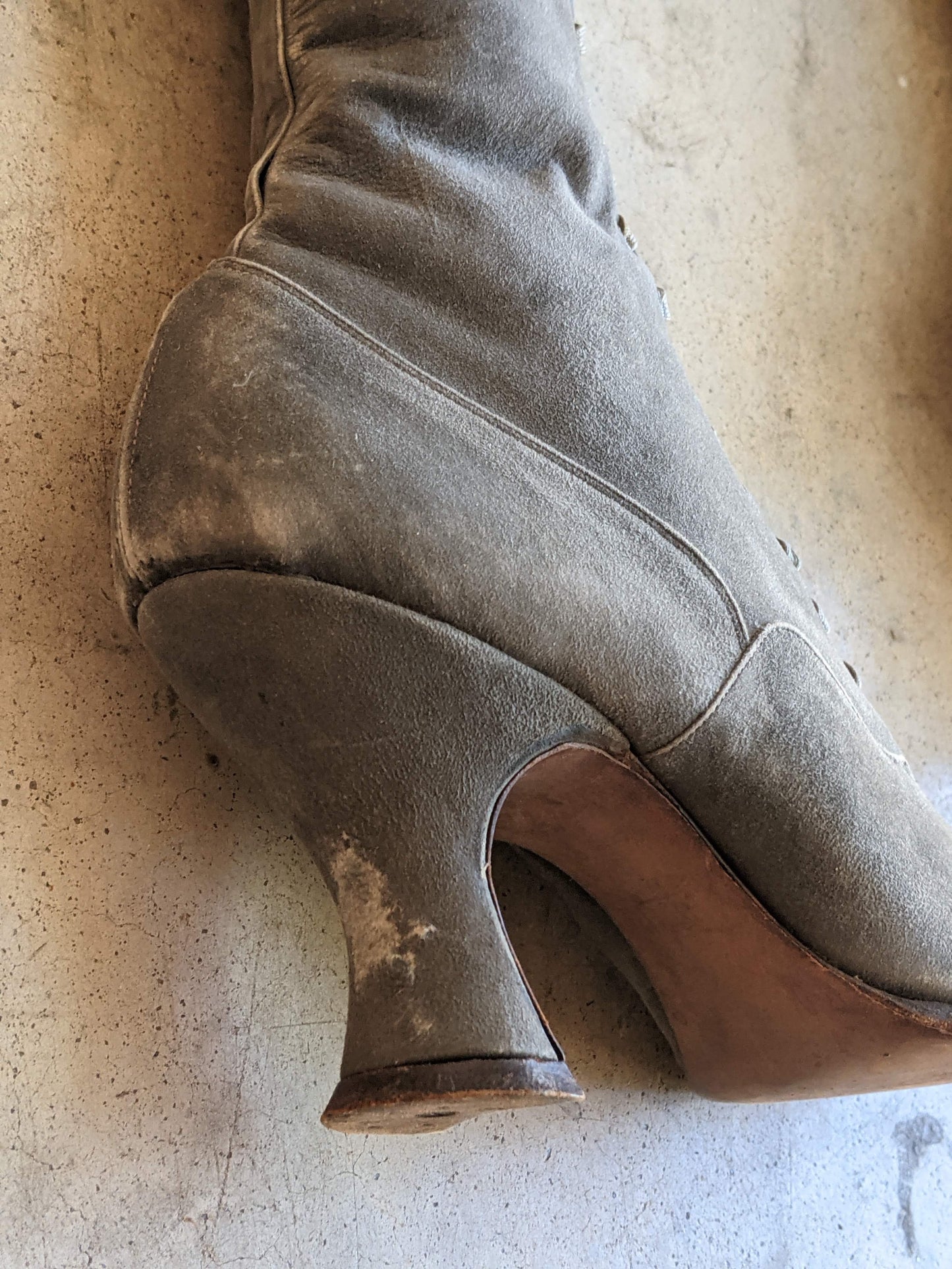 c. 1910s-1920s Grey Suede Boots | Approx Sz 5