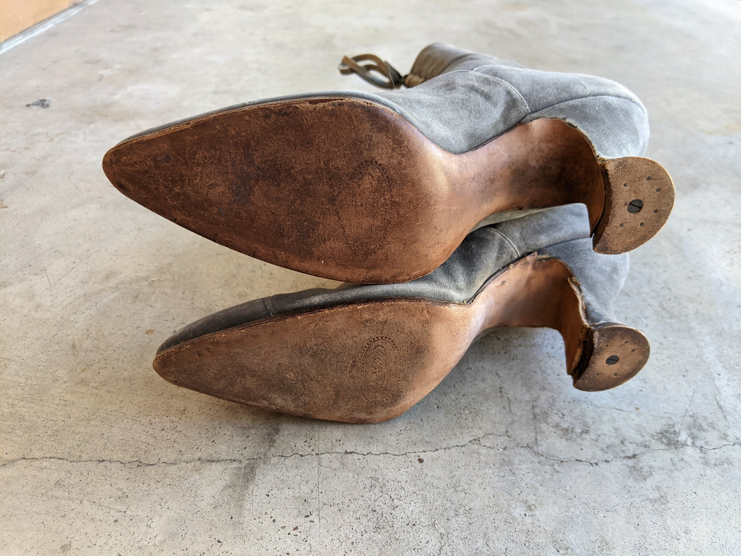 c. 1910s-1920s Grey Suede Boots | Approx Sz 5