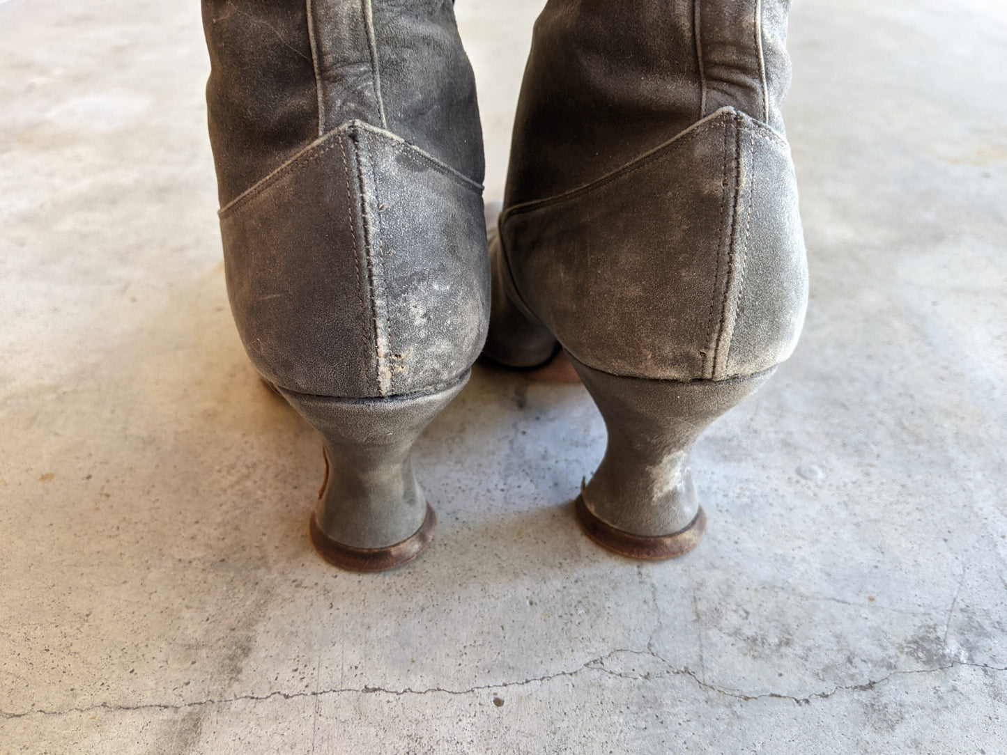 c. 1910s-1920s Grey Suede Boots | Approx Sz 5