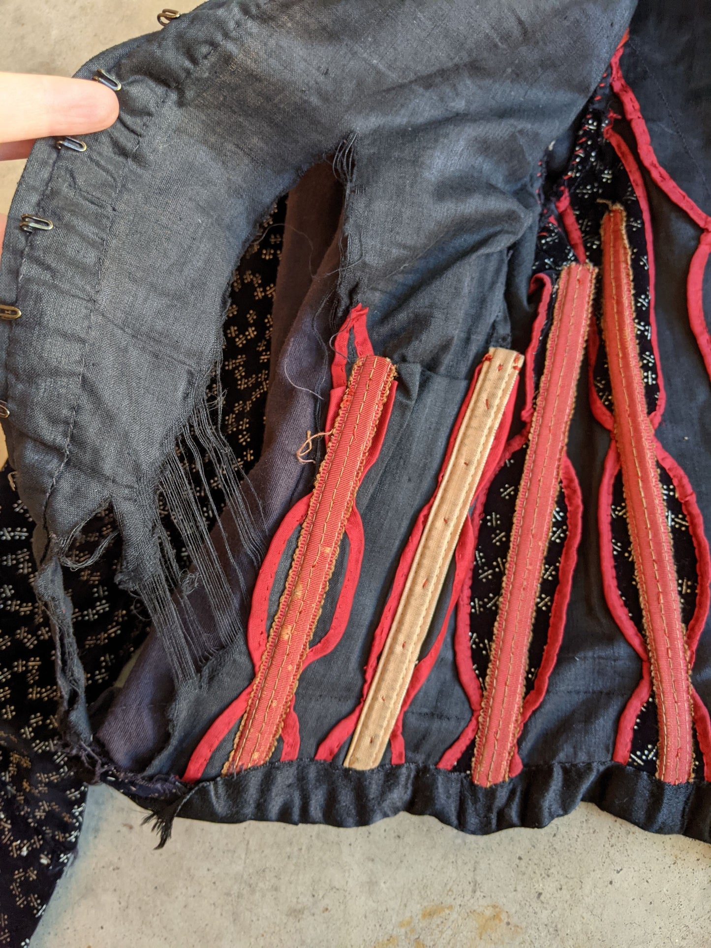 c. 1901-1902 Velveteen Bodice | Study + Display / Repair