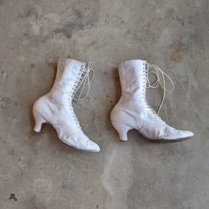 c. 1910s-1920s White Boots | Approx Sz. 7.5-8