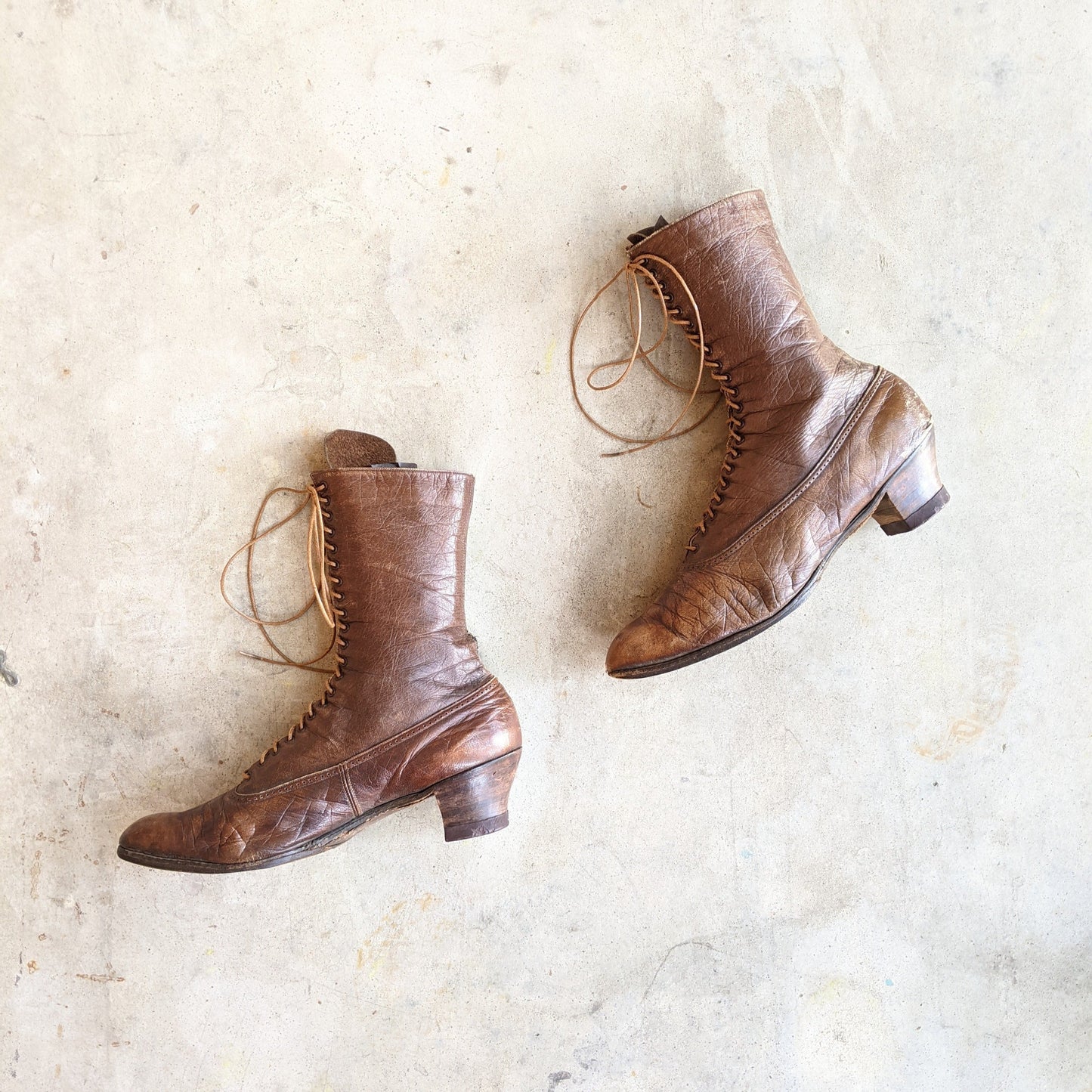 c. 1910s Brown Lace Up Boots | Approx Sz 7.5-8