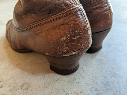 c. 1910s Brown Lace Up Boots | Approx Sz 7.5-8