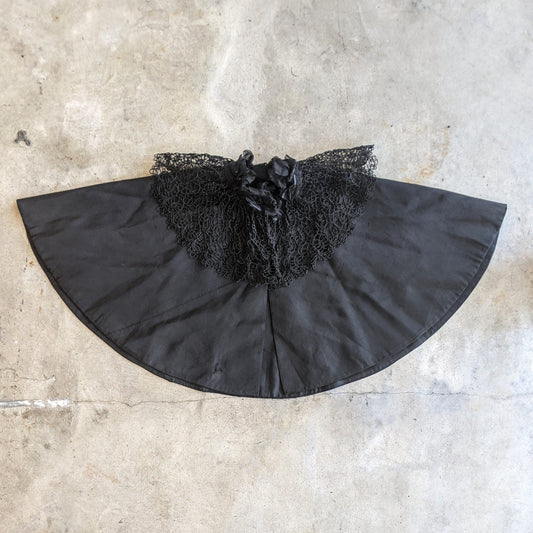 c. 1890s Black Silk Capelet w/ Lace Collar