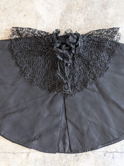 c. 1890s Black Silk Capelet w/ Lace Collar