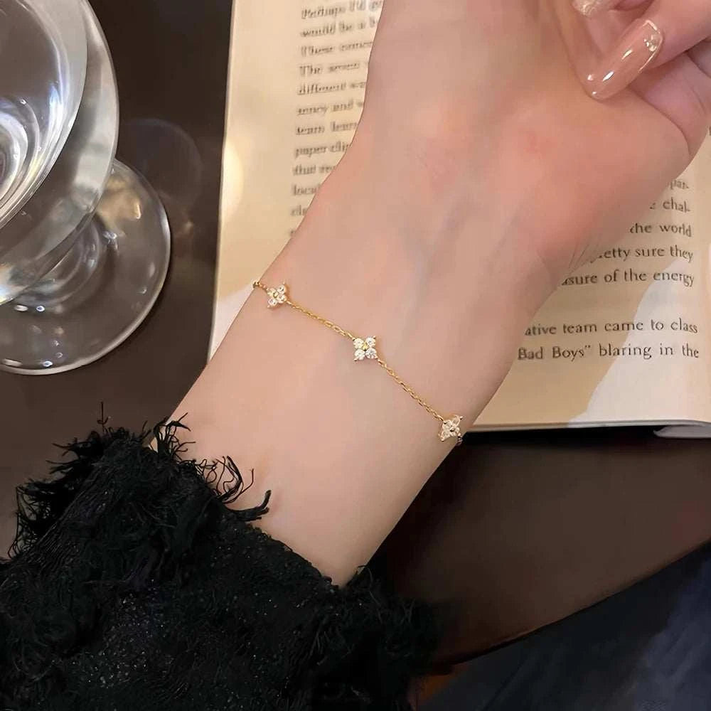 New Stainless Steel Zircon Necklaces for Women 18K Gold Plated Four LeThe Plug