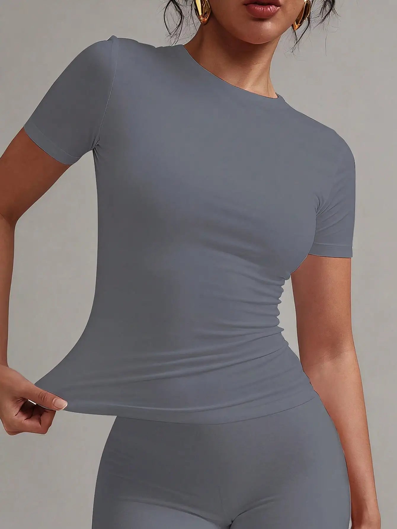 Women's White Solid Round Neck Short Sleeve Fitted T-Shirt for Summer The Plug