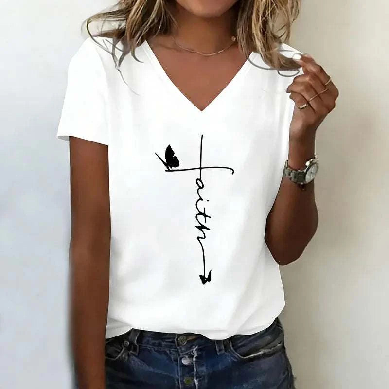 Casual V-neck graphic T-shirt for women with short sleeves and printed letters in Y2K fashion style