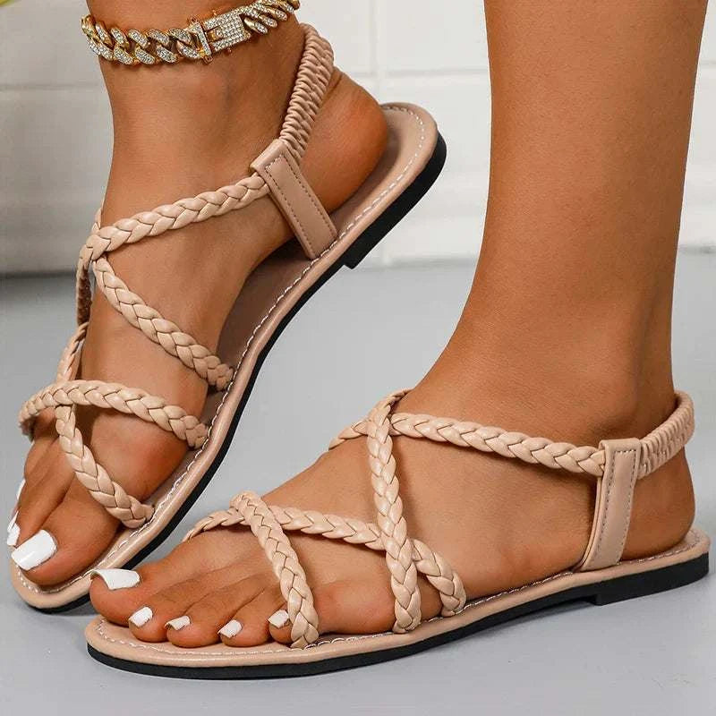 Women's flat summer sandals with front and rear elastic straps for casual beachwear
