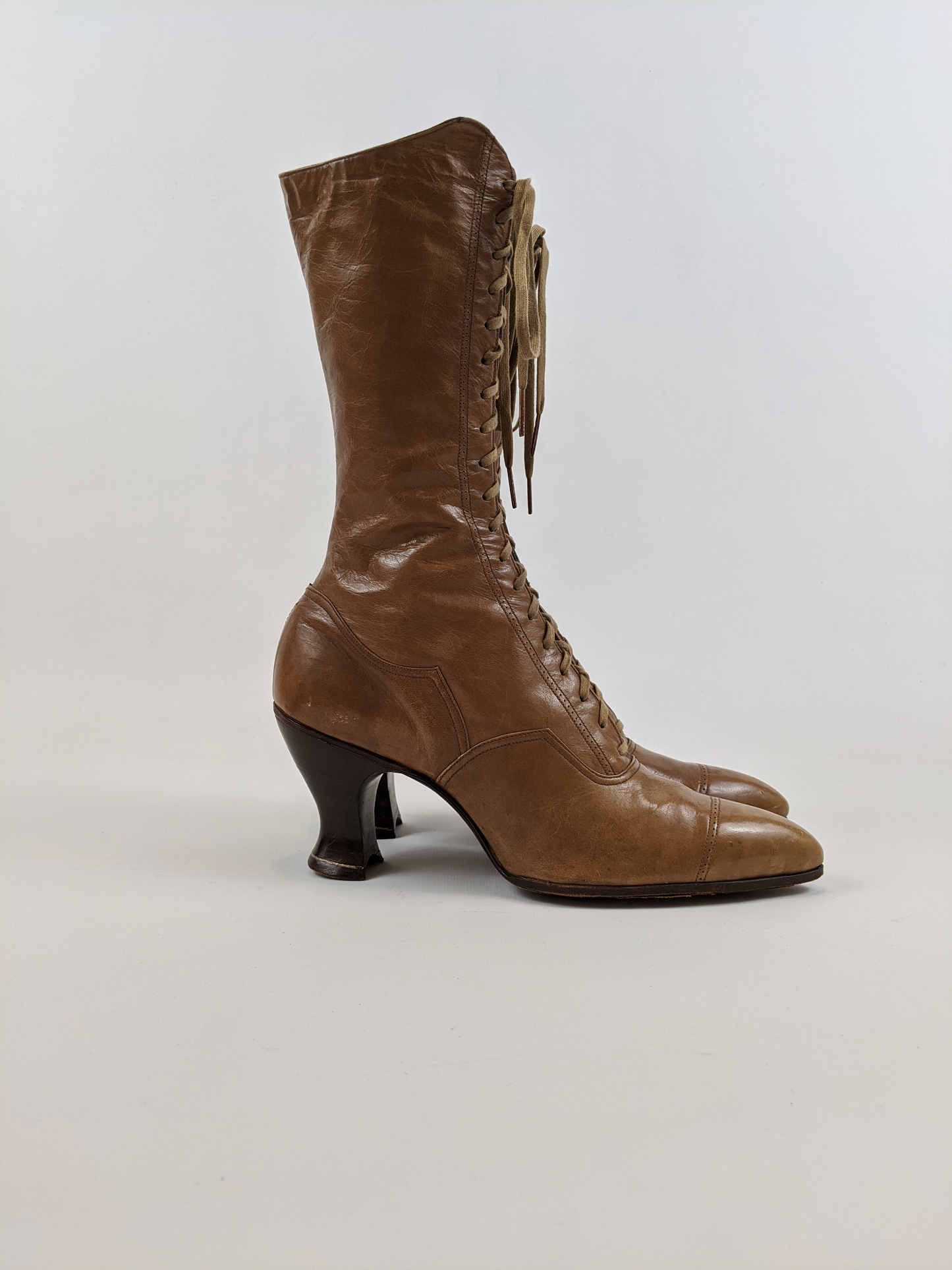 1920s Tan Lace Up Louis Heel Boots | Approx Sz 5