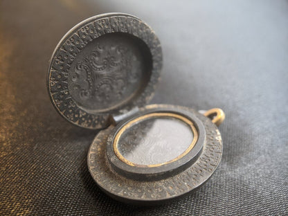 Victorian Taille d'Epargne Vulcanite Locket