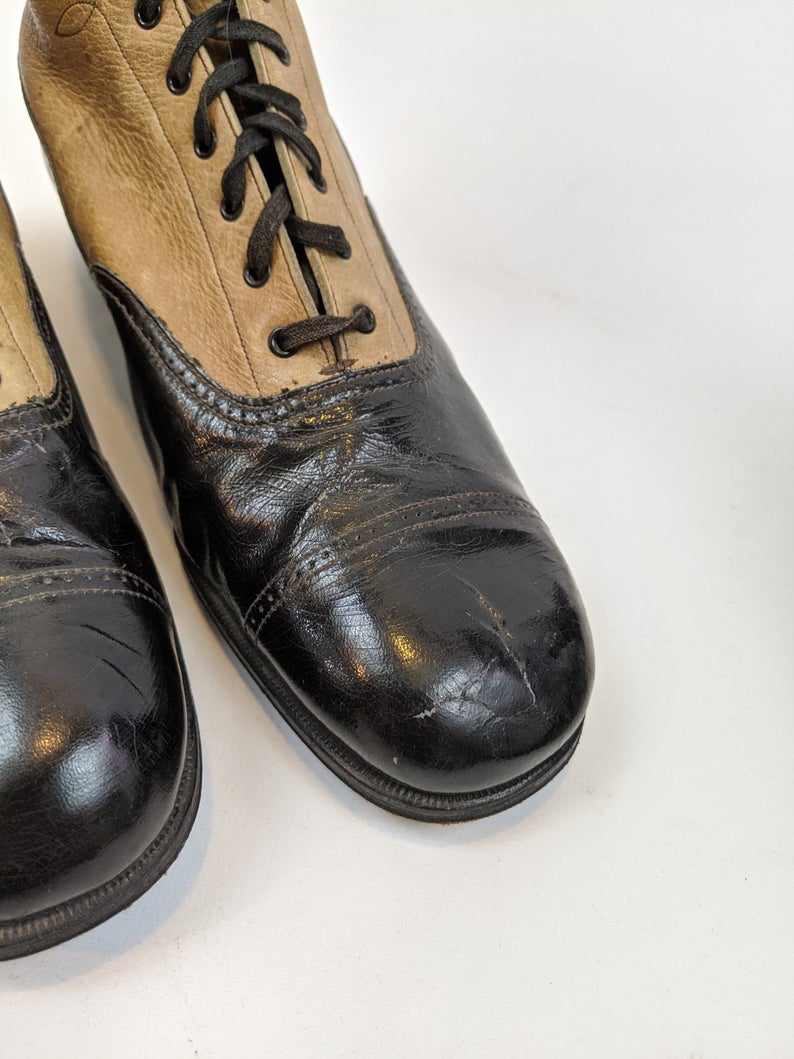 1930s Lace Up Brown and Black Boots | Approx Sz 7