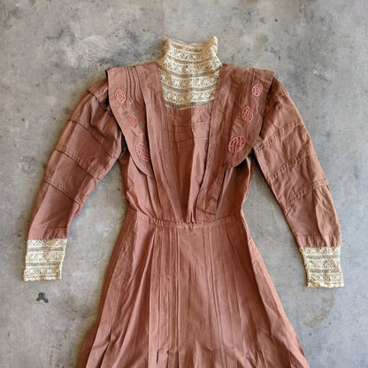 c. 1908-1909 Peach Silk Dress | Study + Display